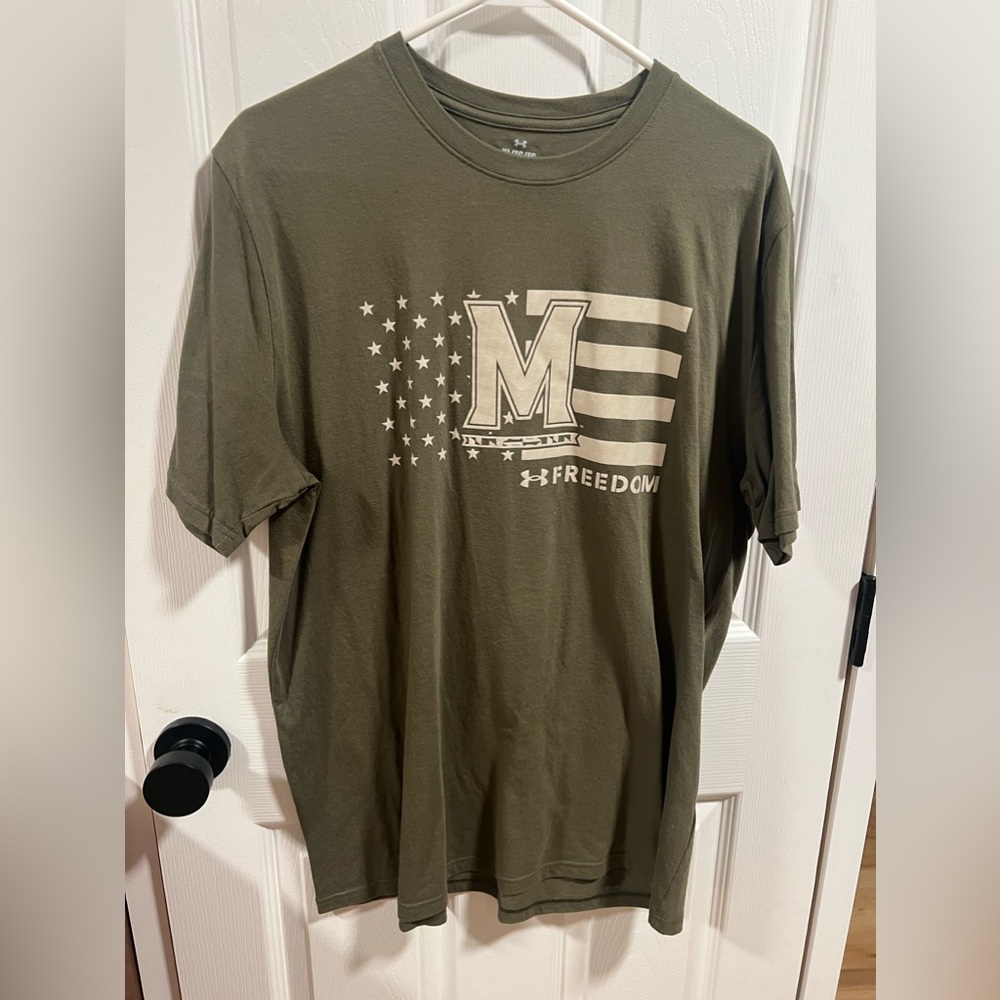 Under Armour Mens T shirt, Size X Large